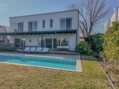 Casa a la laguna con 4 dormitorios en suite en Barbarita