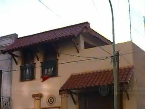 Saavedra al 1100 a metros de Av San Juan