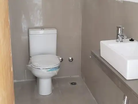 Amplio 3 amb. con cochera a estrenar