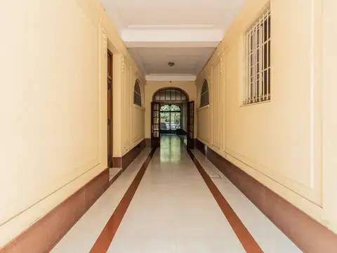 Av. Rivadavia 3000, Piso PB