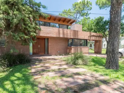 Casa en Venta Club de Campo El Paso 3 habitaciones patio y pileta