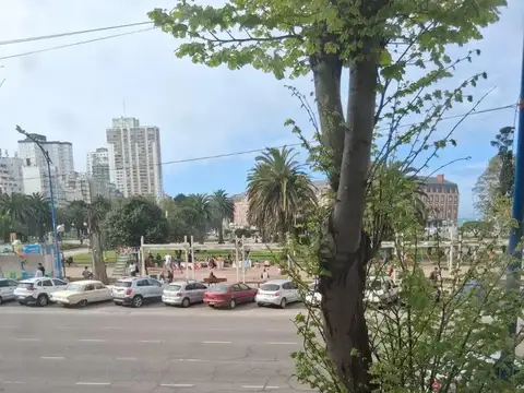 Avenida Colón e/ Tucumán y Arenales