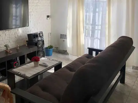 Primavera 6148 e/ Charcas Sur y Azucena