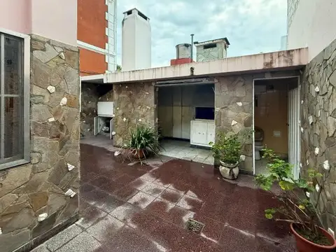 Clásica y luminosa: descubrí esta propiedad de 3 dormitorios en Arroyito Rio