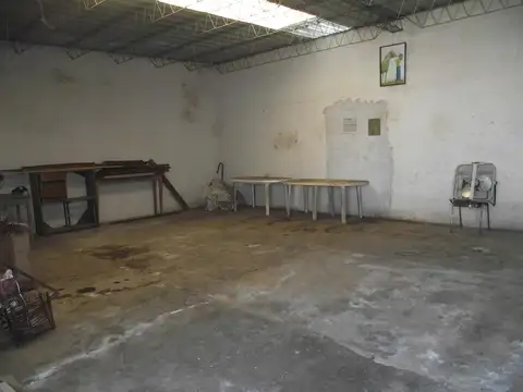 Casa en Venta con 4 cocheras