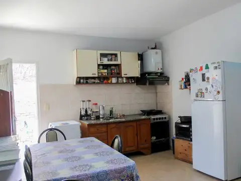 CASA VENTA + 2 LOCALES COMERCIALES IDEAL INVERSOR