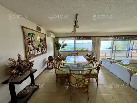 Apartamento en venta 3 dormitorios y dependencia en Punta Ballena