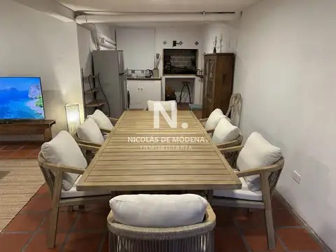 Apartamento de 3 dormitorios en Punta del Este en venta.