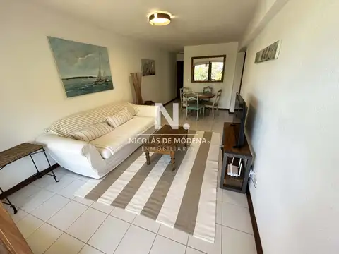 Apartamento de 3 dormitorios en Punta del Este en venta.
