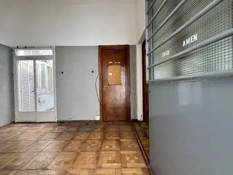 Av. America 300, Piso PB