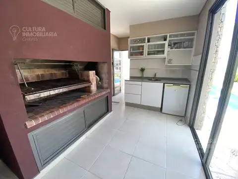 CASA VENTA 5 AMBIENTES CASTELAR APTA CREDITO PERMUTA