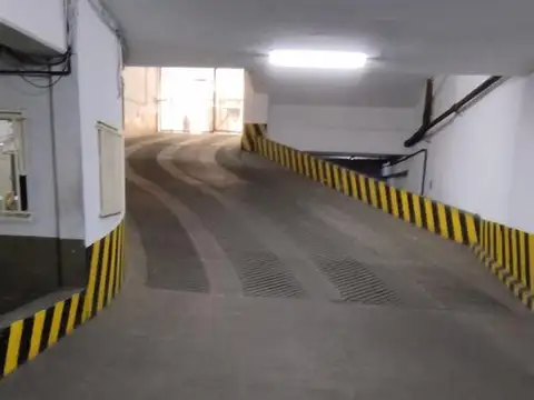 Maipu al 800 Cochera Venta