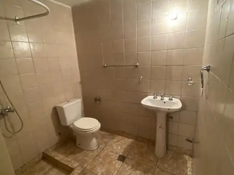 Galpon en Alquiler en Quilmes Oeste, $ 800.000