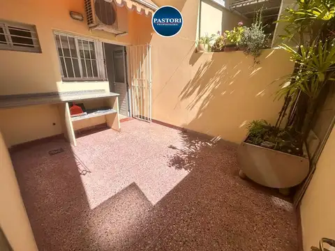 Depto Tipo Casa en Venta 50 años