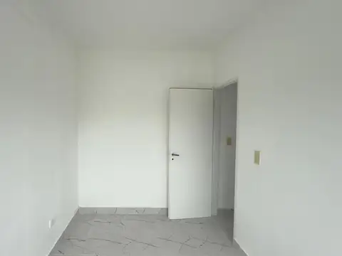 DEPARTAMENTO - 3 AMBIENTES - CON COCHERA - MERLO SUR