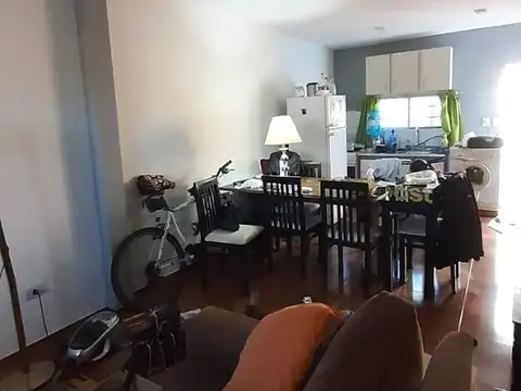Casa 3 ambientes con 2 baños