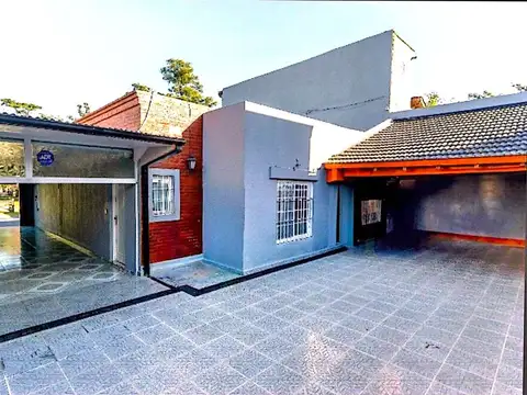 Casa 3 ambientes con 2 baños