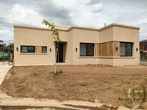 Barrio Santa Elisa, Pilar del Este 100