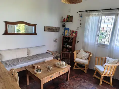 Casa 5 ambientes con 1 baño