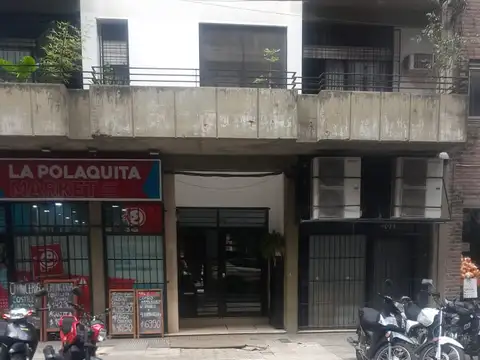 Se alquila departamento de dos dormitorios, muy  luminoso, excelente ubicación.