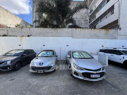 COCHERA FIJA DESCUBIERTA N° 10 EN PLANTA BAJA EN AV. JUAN DE GARAY AL 3700 (HAY OTRAS)