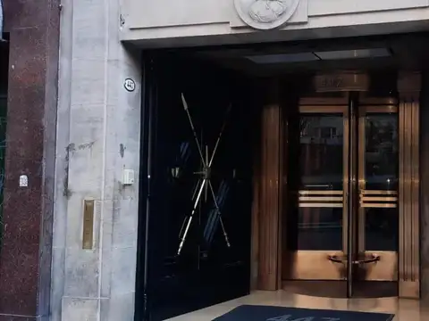 Oficina en Alquiler 50 años