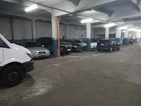 VENTA DE GARAGE COLONIAL Y 2 LOCALES EN PLENO CENTRO