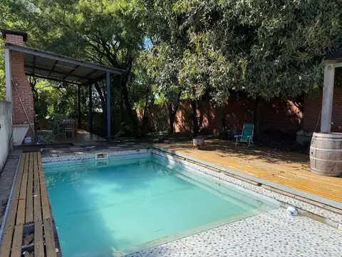 CASA EN ESQUINA, 3 DORMITORIOS, PISCINA – GARUPÁ, POSADAS