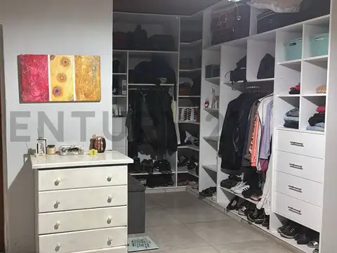 Casa 5 ambientes con 1 baño