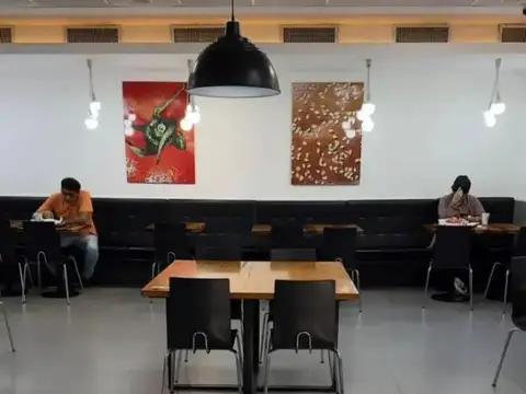 ALQUILER – IMPORTANTE LOCAL COMERCIAL EN 2 PLANTAS – SOBRE AVENIDA