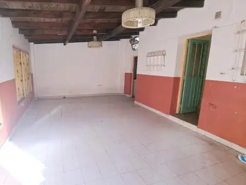 Casa 2 ambientes con 1 baño