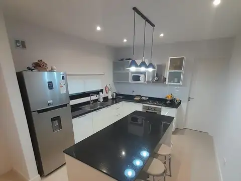 Alquiler casa San Sebastián área 1 4 ambientes