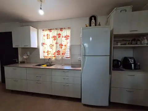 Casa 3 ambientes con 2 baños