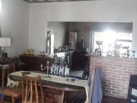 Casa 2 ambientes con 4 baños