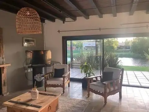 Casa en venta en Barrio El Cazal - Escobar ---