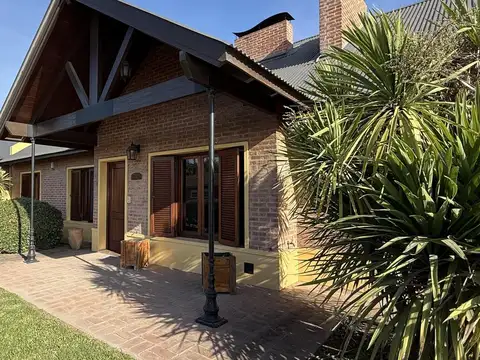 Casa 4 ambientes con 3 baños