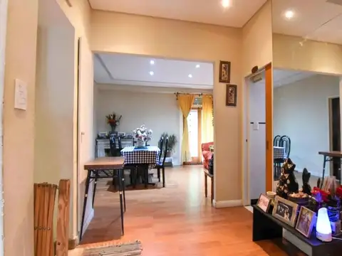 Depto Tipo Casa 3 ambientes con 2 baños