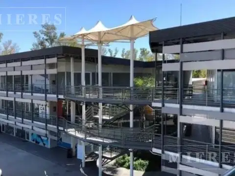 Excelente Oficina ala Venta de 55 m2  en Calle Verdi,  Pilar