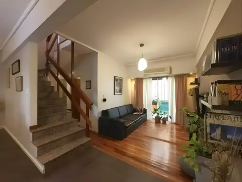 Depto Tipo Casa en Venta con 2 cocheras