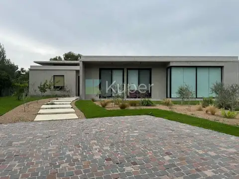 Pilara CASA A ESTRENAR GOLF