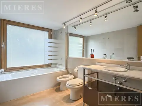 Casa en Venta en Olivos Golf Club, USD 1.700.000