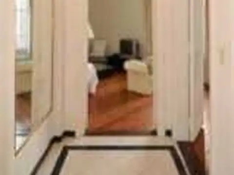 Depto Tipo Casa en Venta 90 años