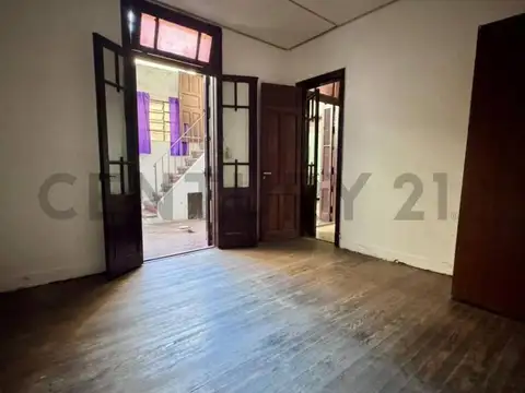 Ovidio Lagos 1200, Piso 0