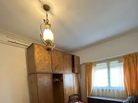 Hipólito Yrigoyen 1200