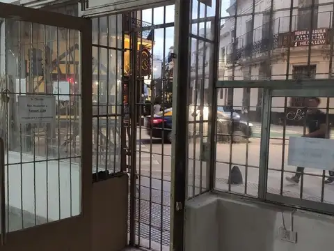 VENTA - San Telmo - Local a la calle en esquina