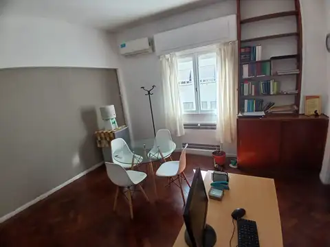 Oportunidad: Simpática Oficina 2 ambientes en  Uruguay y Viamonte