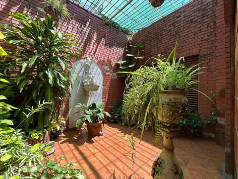 Depto Tipo Casa en Venta con 1 cocheras