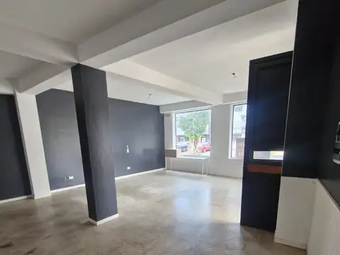 Local en Venta Via Púb.