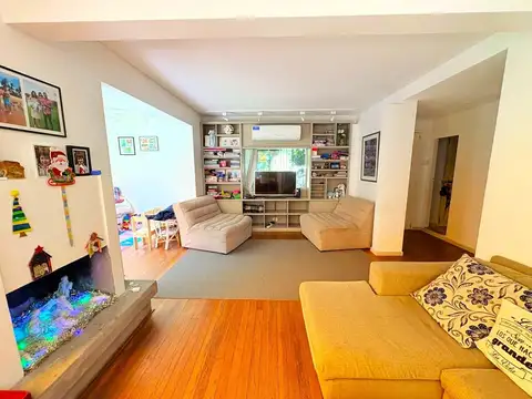 Acassuso Libertador al Río, Lindísima Casa en Venta , 3 dormitorios, dependencia, pileta