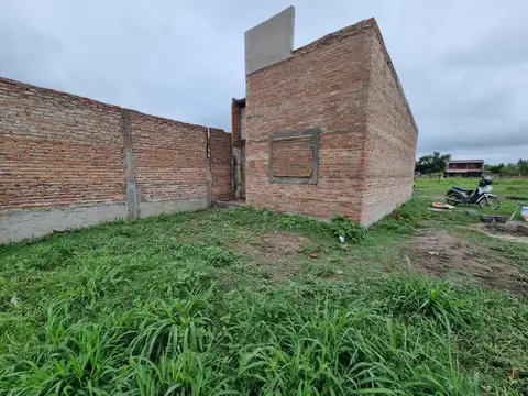 Casa a terminar  - Zona Av. Moreno 3200 - Terreno 248m2